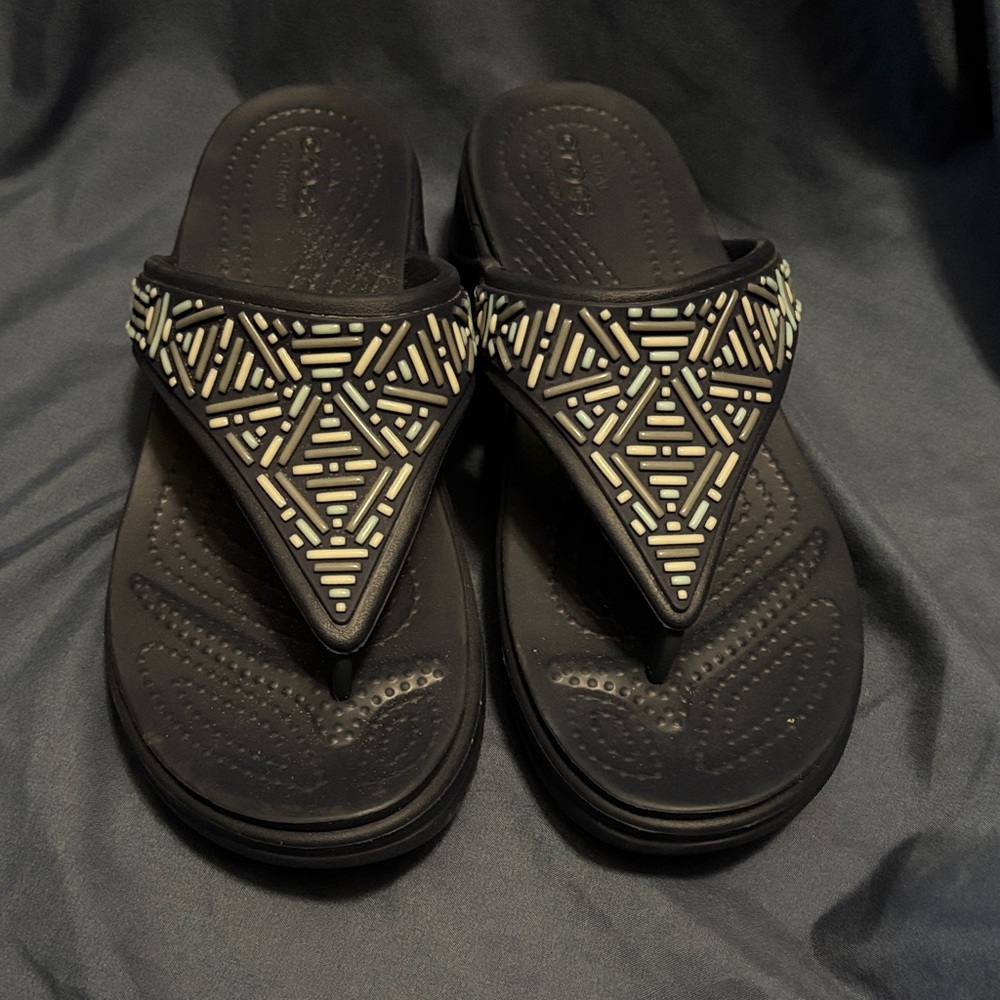 Women’s croc flip flops